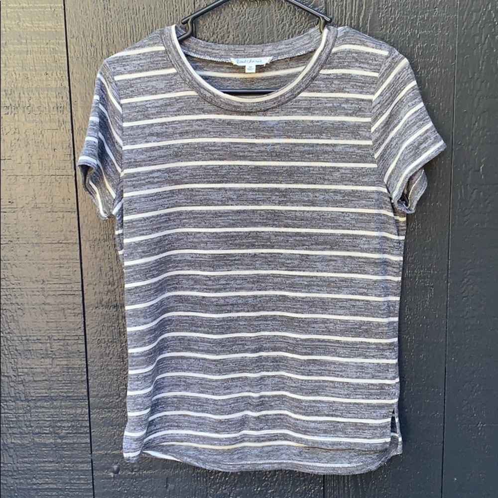 Striped grey top